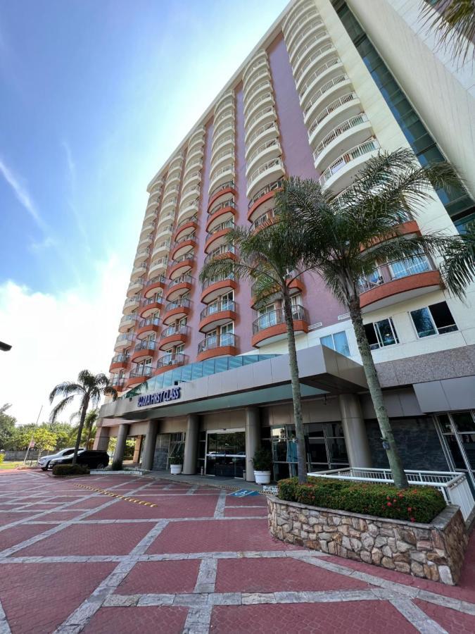 Flat Com Vista Panoramica -15- Na Barra Da Tijuca - Estacionamento Gratuito - Frigobar - Ar Condicionado - Piscina - Academia - Balsa Para Praia Gratis - Varanda - Vista Parcial Mar E Lagoa ริโอเดจาเนโร ภายนอก รูปภาพ