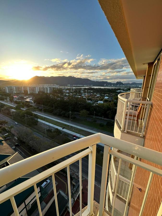 Flat Com Vista Panoramica -15- Na Barra Da Tijuca - Estacionamento Gratuito - Frigobar - Ar Condicionado - Piscina - Academia - Balsa Para Praia Gratis - Varanda - Vista Parcial Mar E Lagoa ริโอเดจาเนโร ภายนอก รูปภาพ