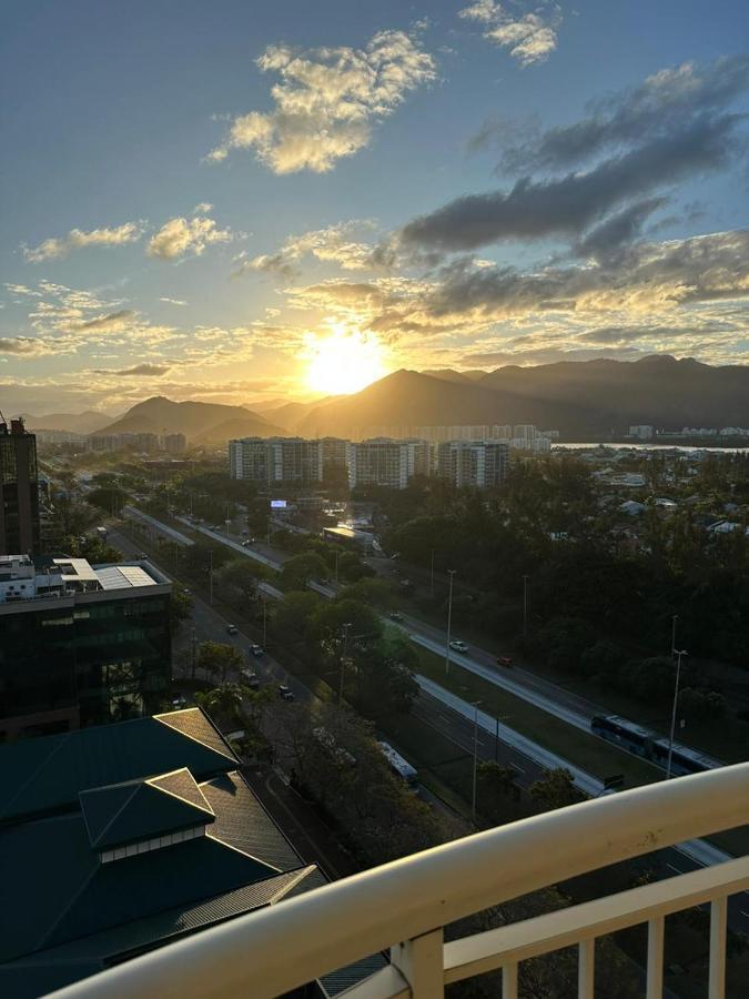 Flat Com Vista Panoramica -15- Na Barra Da Tijuca - Estacionamento Gratuito - Frigobar - Ar Condicionado - Piscina - Academia - Balsa Para Praia Gratis - Varanda - Vista Parcial Mar E Lagoa ริโอเดจาเนโร ภายนอก รูปภาพ