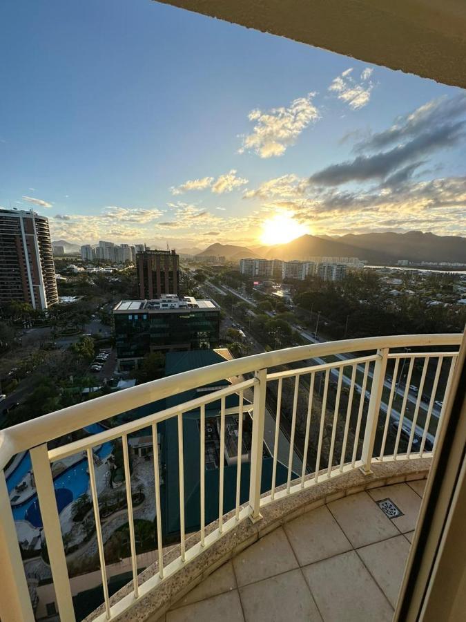 Flat Com Vista Panoramica -15- Na Barra Da Tijuca - Estacionamento Gratuito - Frigobar - Ar Condicionado - Piscina - Academia - Balsa Para Praia Gratis - Varanda - Vista Parcial Mar E Lagoa ริโอเดจาเนโร ภายนอก รูปภาพ