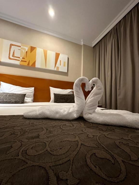 Flat Com Vista Panoramica -15- Na Barra Da Tijuca - Estacionamento Gratuito - Frigobar - Ar Condicionado - Piscina - Academia - Balsa Para Praia Gratis - Varanda - Vista Parcial Mar E Lagoa ริโอเดจาเนโร ภายนอก รูปภาพ