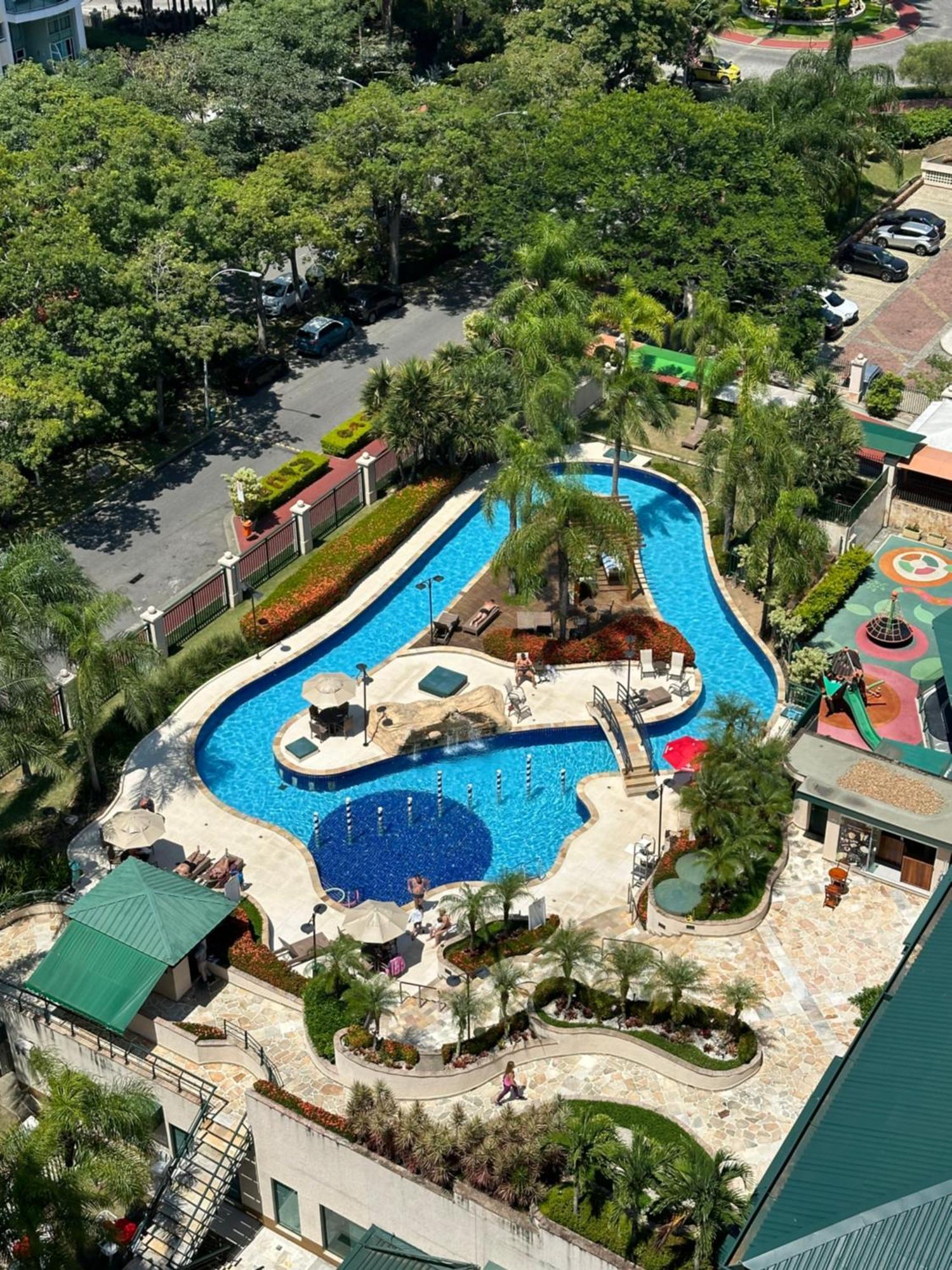Flat Com Vista Panoramica -15- Na Barra Da Tijuca - Estacionamento Gratuito - Frigobar - Ar Condicionado - Piscina - Academia - Balsa Para Praia Gratis - Varanda - Vista Parcial Mar E Lagoa ริโอเดจาเนโร ภายนอก รูปภาพ