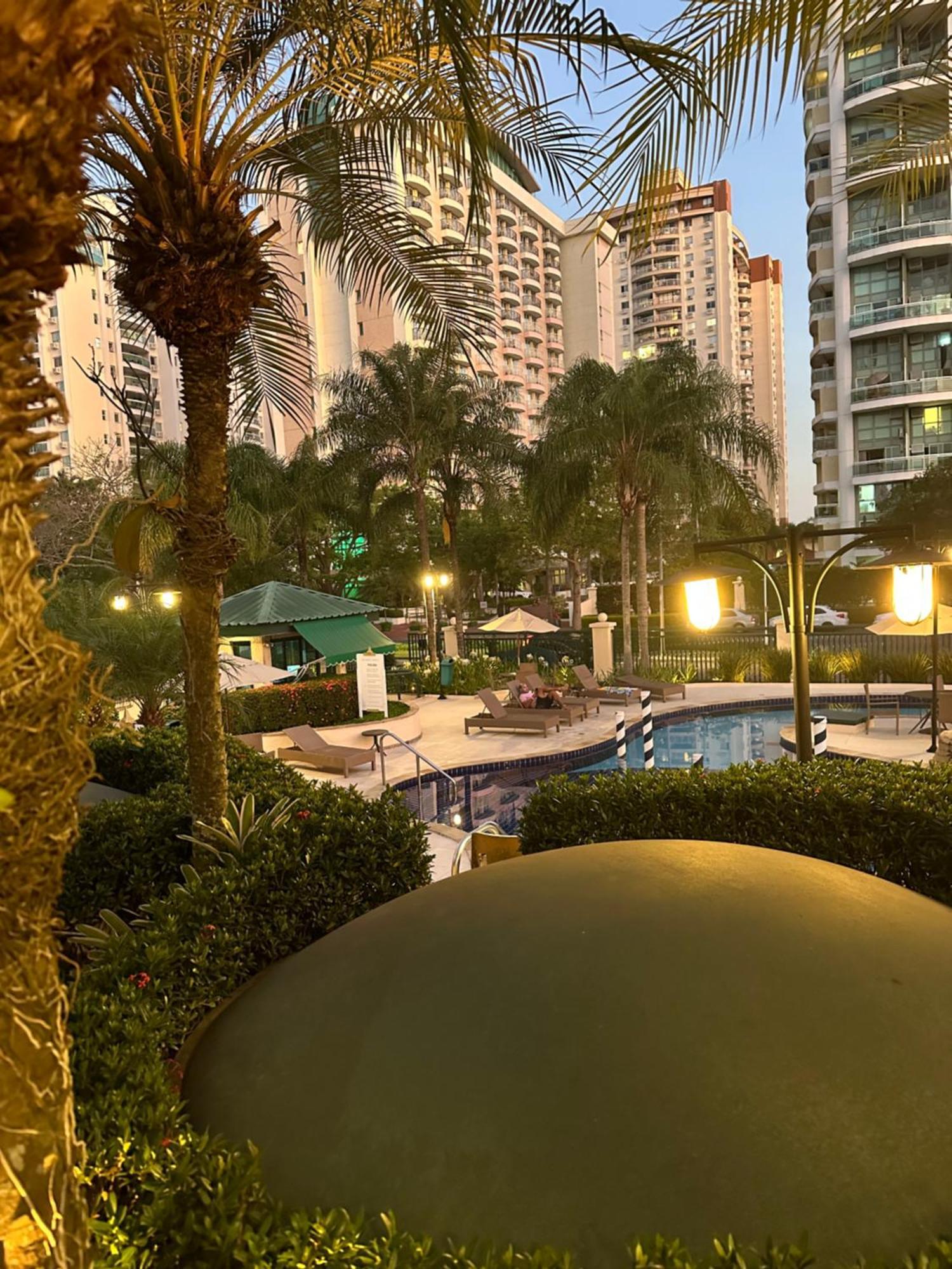 Flat Com Vista Panoramica -15- Na Barra Da Tijuca - Estacionamento Gratuito - Frigobar - Ar Condicionado - Piscina - Academia - Balsa Para Praia Gratis - Varanda - Vista Parcial Mar E Lagoa ริโอเดจาเนโร ภายนอก รูปภาพ