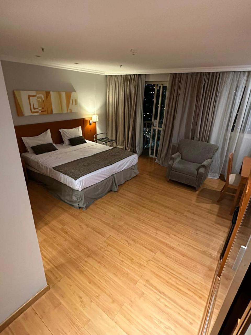 Flat Com Vista Panoramica -15- Na Barra Da Tijuca - Estacionamento Gratuito - Frigobar - Ar Condicionado - Piscina - Academia - Balsa Para Praia Gratis - Varanda - Vista Parcial Mar E Lagoa ริโอเดจาเนโร ภายนอก รูปภาพ